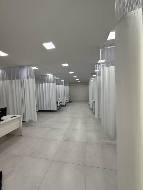 Cortinas Divisórias para Leito Hospitalar e Box de Banheiro