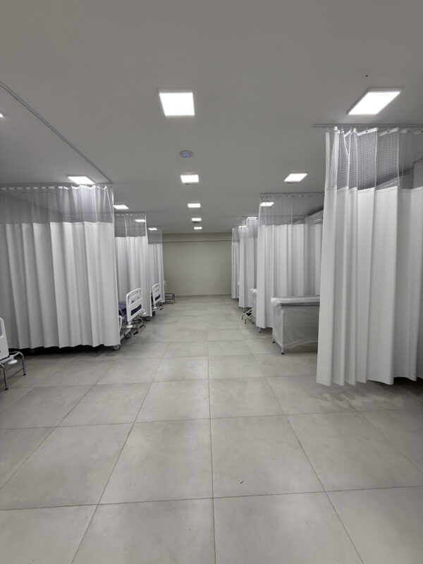 Cortinas Divisórias para Leito Hospitalar e Box de Banheiro