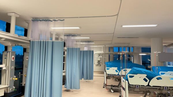 Cortinas Divisórias para Leito Hospitalar e Box de Banheiro