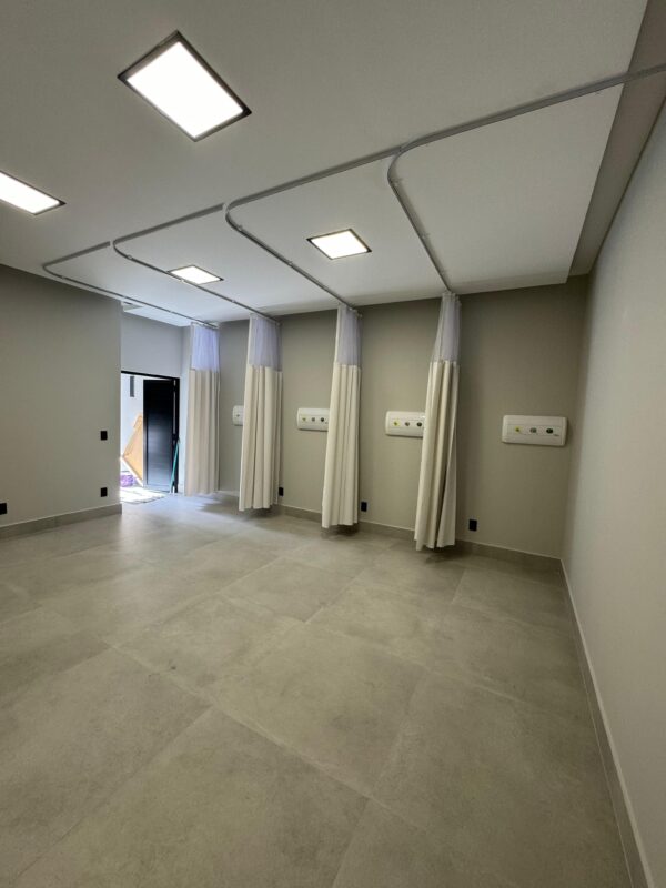 Cortinas Divisórias para Leito Hospitalar e Box de Banheiro